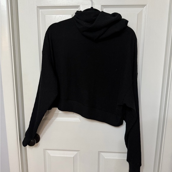 Alo Yoga Muse ribbed cropped Hoodie in Black Size Medium - Picture 7 of 7